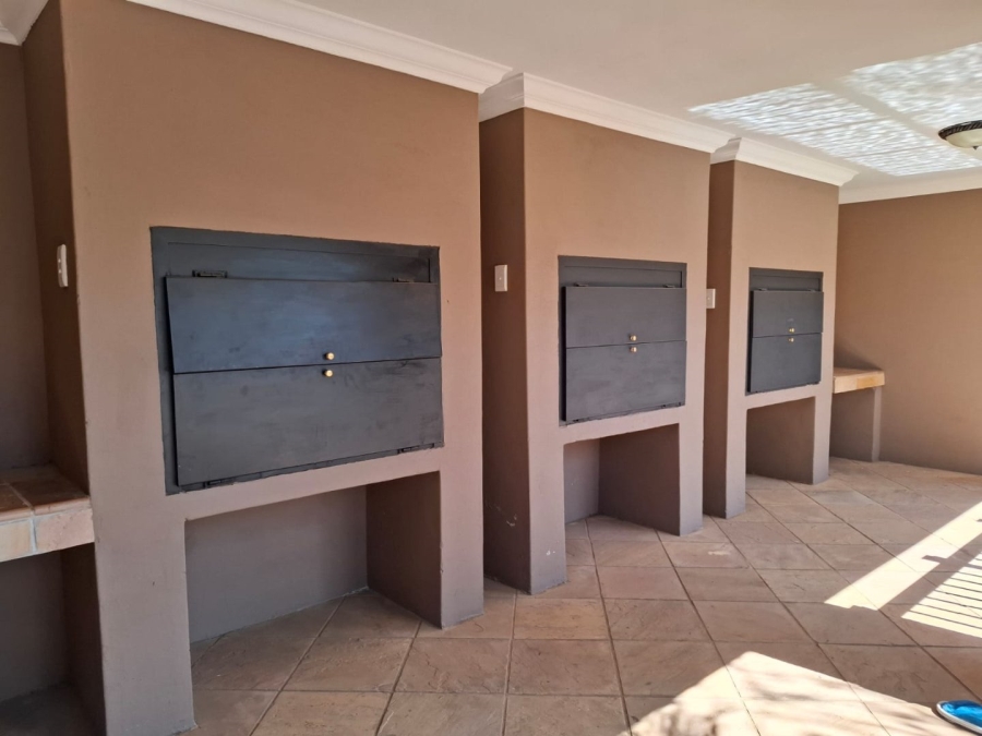 3 Bedroom Property for Sale in Pentagon Park Free State